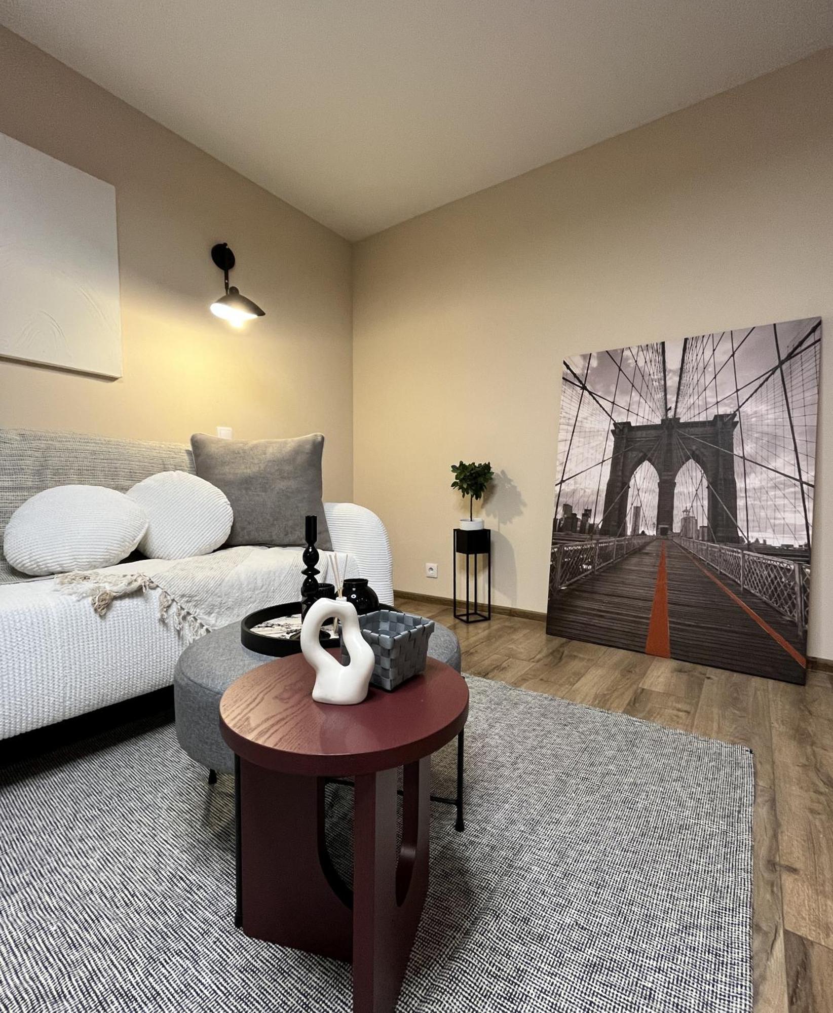 New Charm Near Border Apartment *